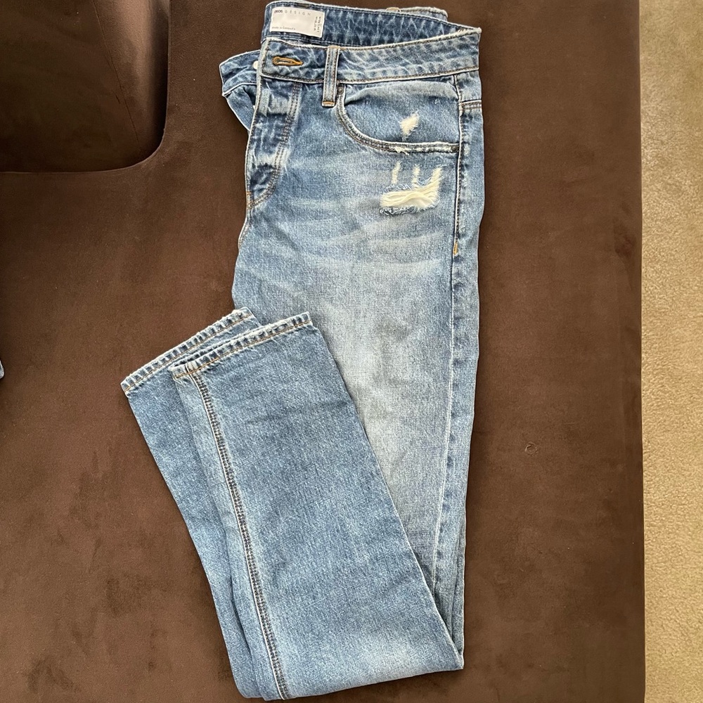 SLIM STRAIGHT JEANS